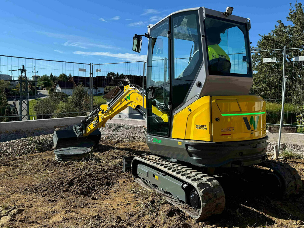 Wacker Neuson EZ26e.jpg